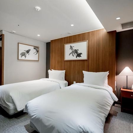 Oriens Hotel & Residences Myeongdong Seoul Exterior photo