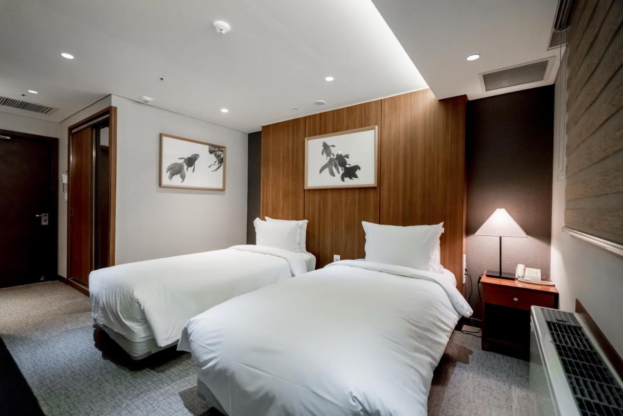 Oriens Hotel & Residences Myeongdong Seoul Exterior photo