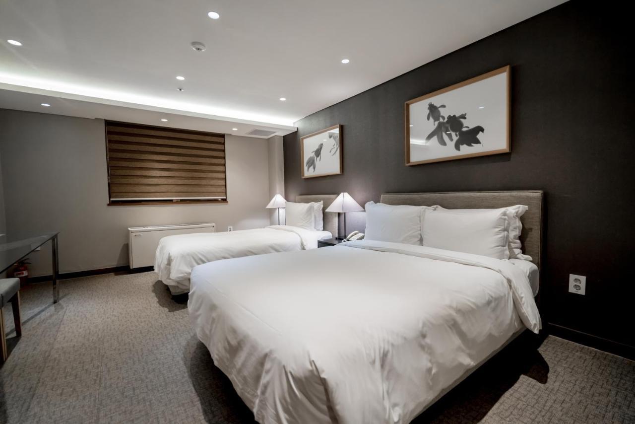 Oriens Hotel & Residences Myeongdong Seoul Exterior photo
