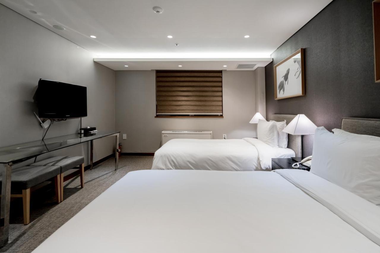 Oriens Hotel & Residences Myeongdong Seoul Exterior photo