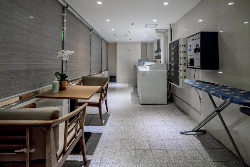 Oriens Hotel & Residences Myeongdong Seoul Exterior photo
