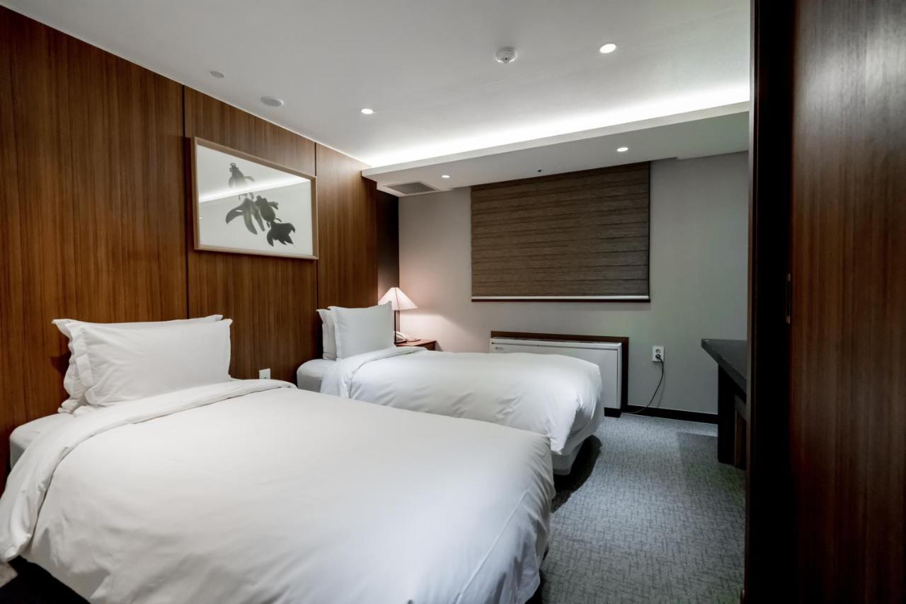 Oriens Hotel & Residences Myeongdong Seoul Exterior photo