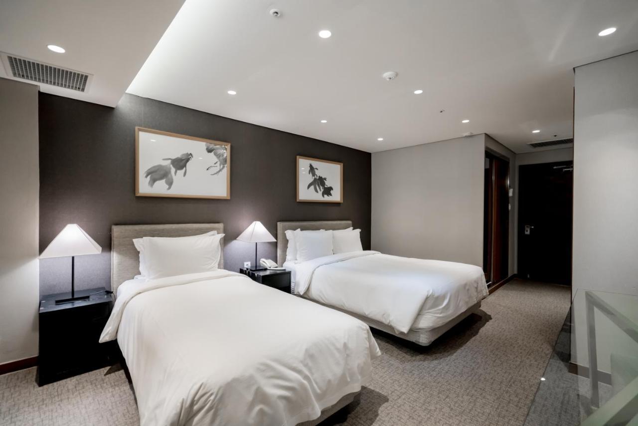 Oriens Hotel & Residences Myeongdong Seoul Exterior photo