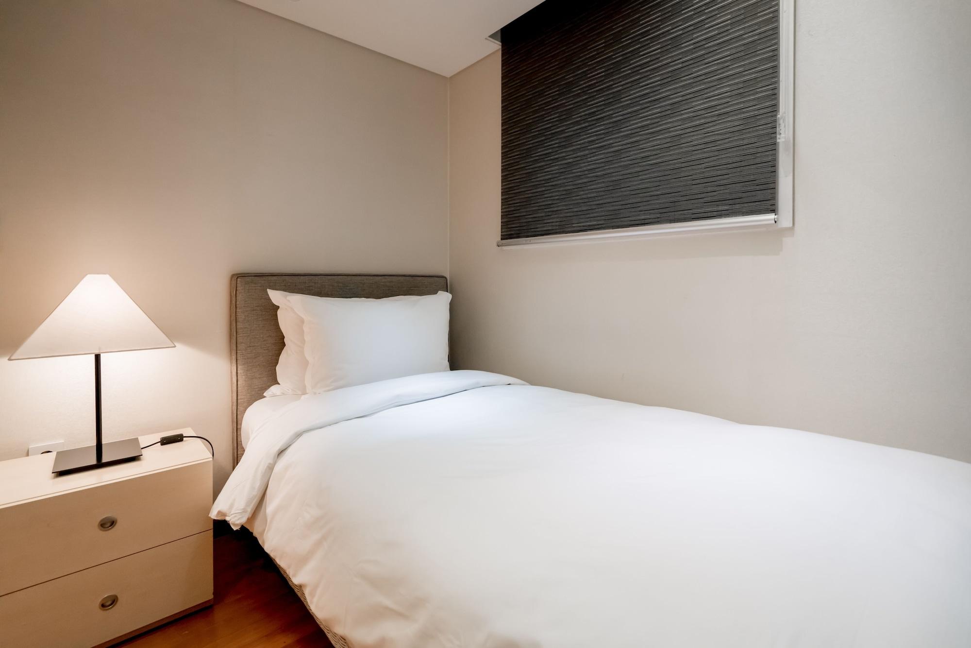 Oriens Hotel & Residences Myeongdong Seoul Exterior photo
