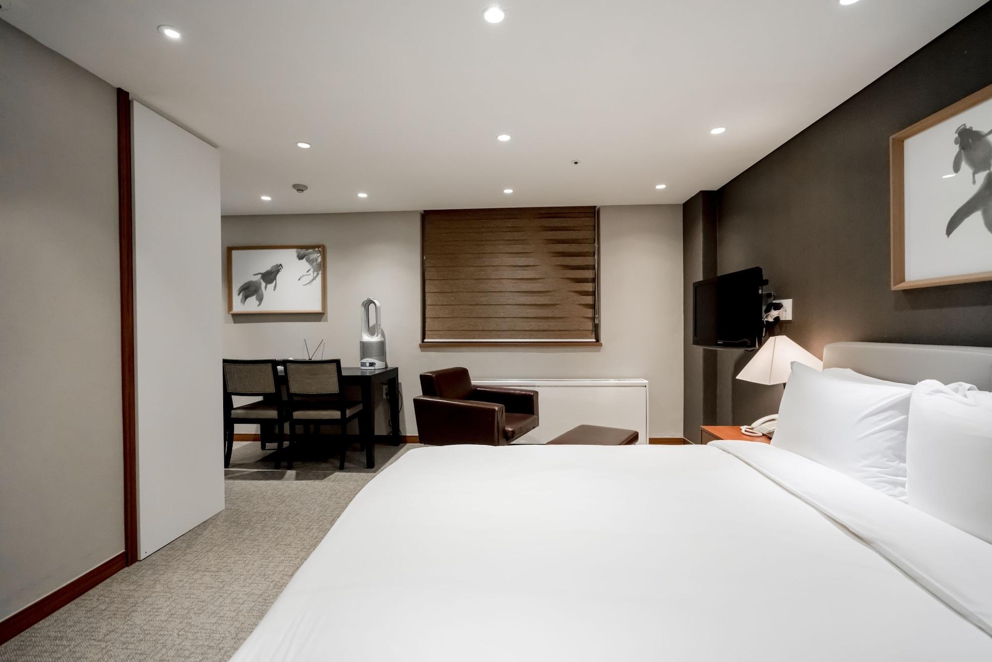 Oriens Hotel & Residences Myeongdong Seoul Exterior photo