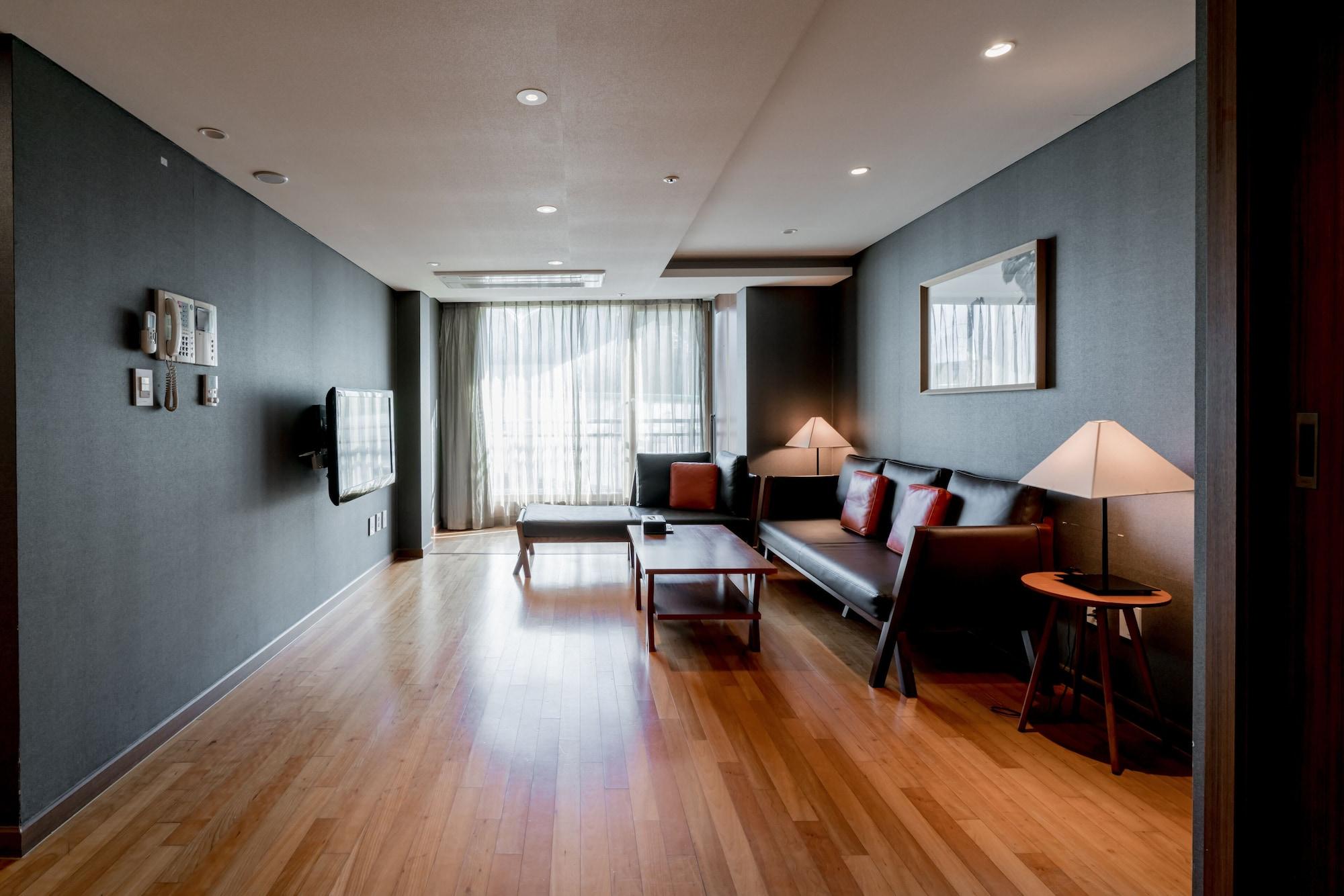 Oriens Hotel & Residences Myeongdong Seoul Exterior photo